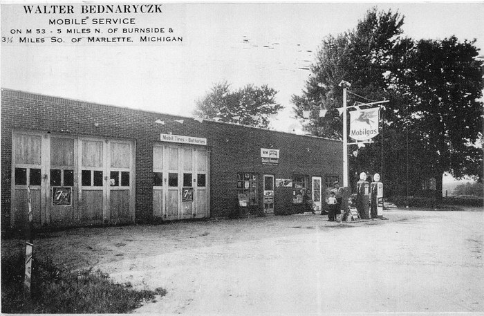 Marlette Michigan Postcard Usa Us Sanilac County Mobilgas Service Station Gas